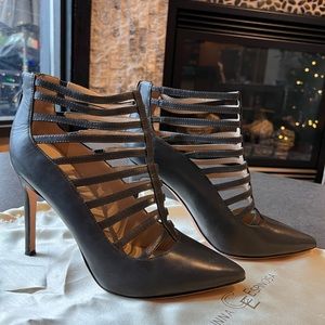 🦡 Stunning Carolinna Espinosa EUC Grey Leather Heels 8 🦡